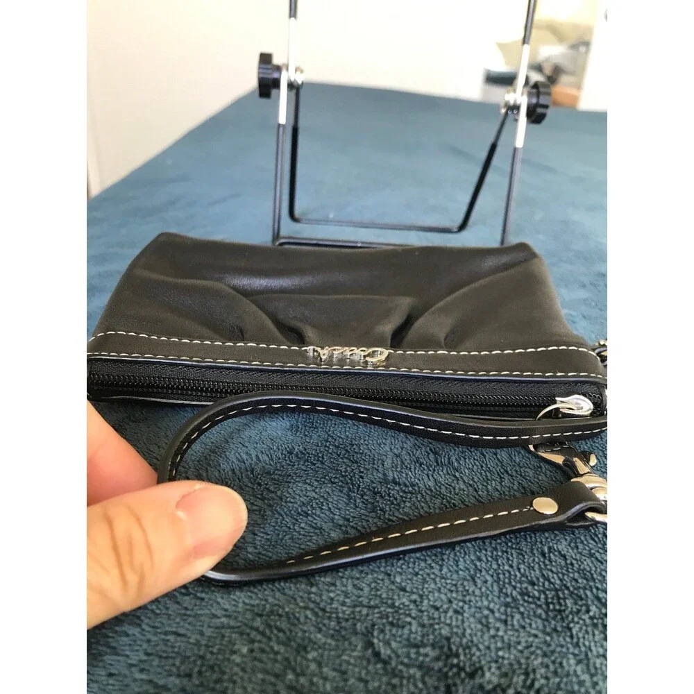 Vintage coach black leather capacity wristlet clutch